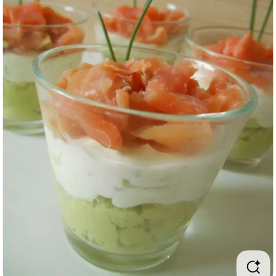 Verrines avocat & saumon fumé